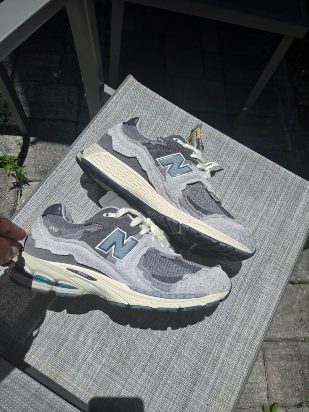 New Balance 2002r Grey Trainers View 4